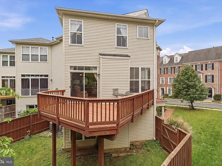 42476 Regal Wood Dr — Photo 35