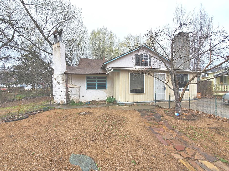 1st image of 808 1st St