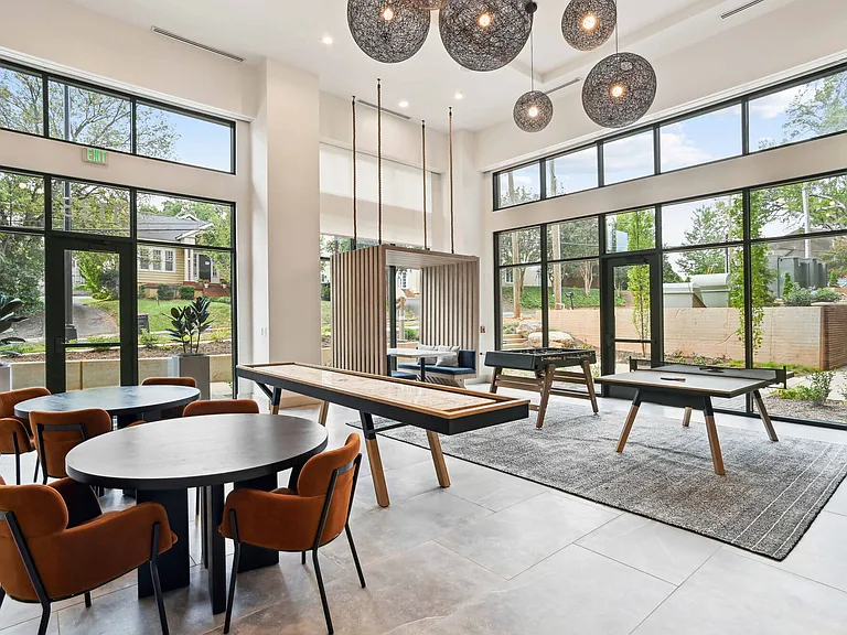 Solis Midtown — Photo 32