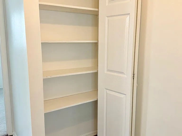 422 Village Ln — Photo 13