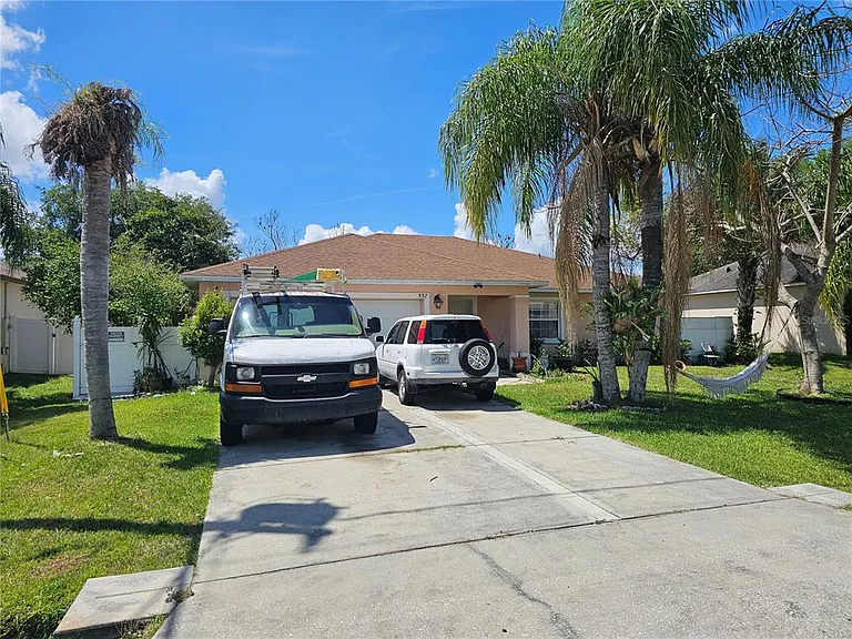 557 Eagle Ct — Photo 1