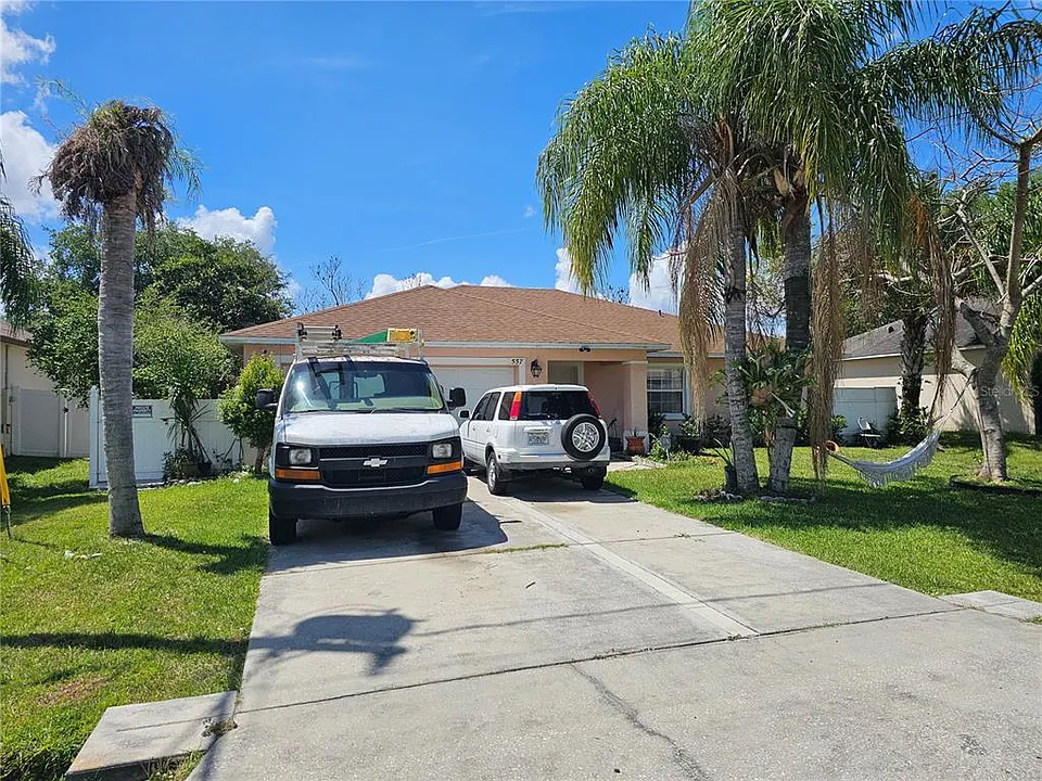 557 Eagle Ct
