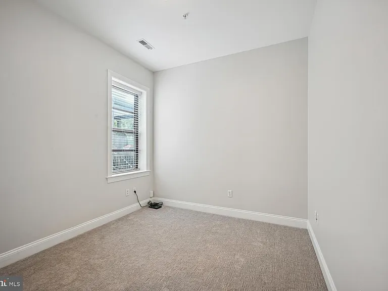1832 Swann St NW #B — Photo 8