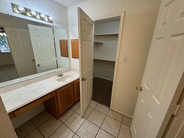 8045 Cannonwood Dr — Photo 20