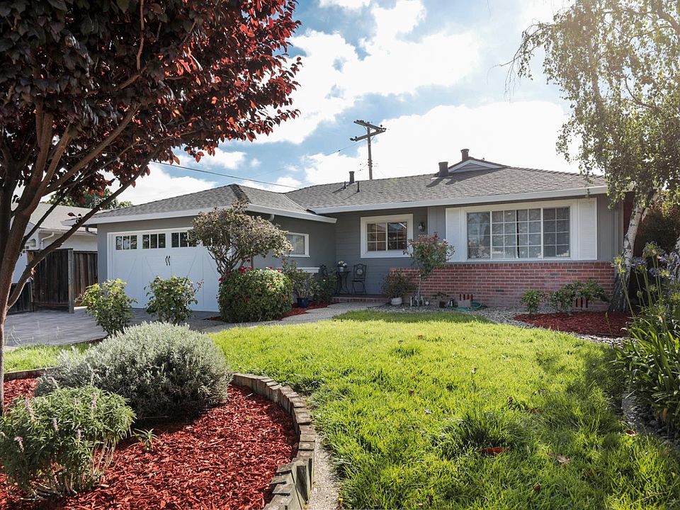 1st image of 2139 Briarwood Dr