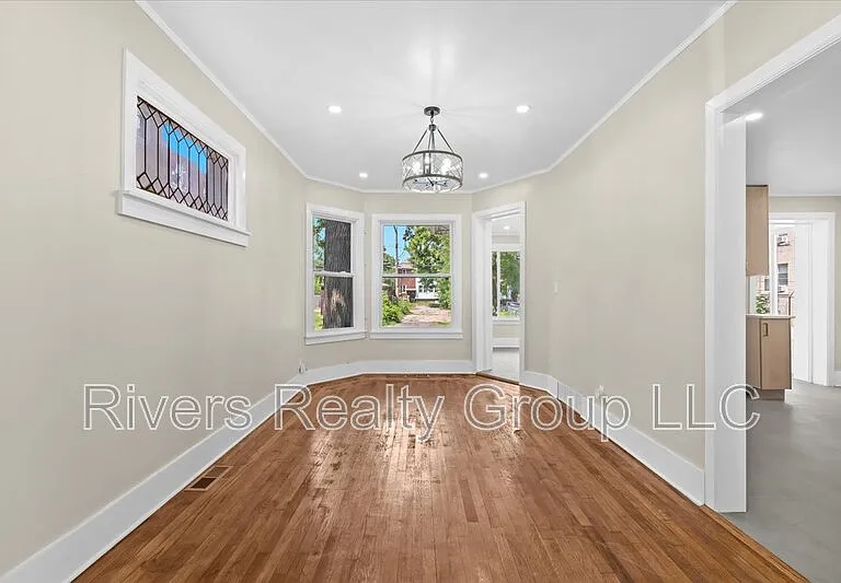 1174 Seward Ave — Photo 5