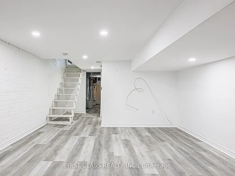 53 Aldridge Ave — Photo 21