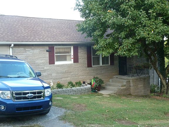 5th image of 7201 Charlotte Dr
