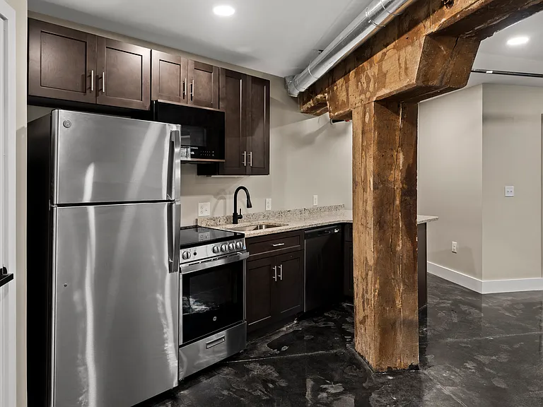 Prince Street Lofts — Photo 20