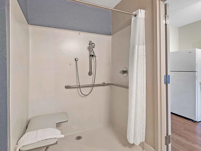 Studio Suite - 1 Queen Bed