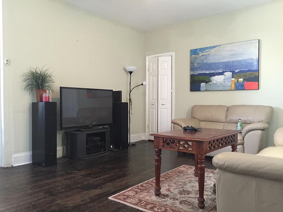 1st image of 202 Catharine St #3