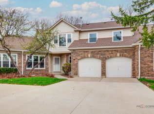 212 Willow Pkwy, Buffalo Grove, IL 60089