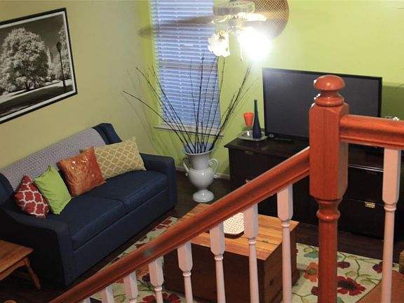 4th image of 4906 Widerop Ln