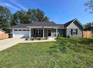 255 Henson St, Centre, AL 35960