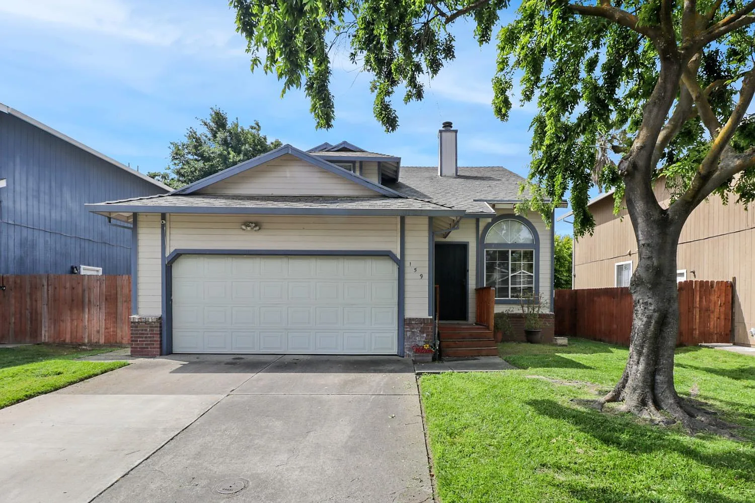 159 Creekside Cir photo 1