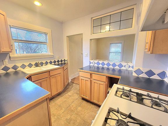 5th image of 5006 SE Knapp St