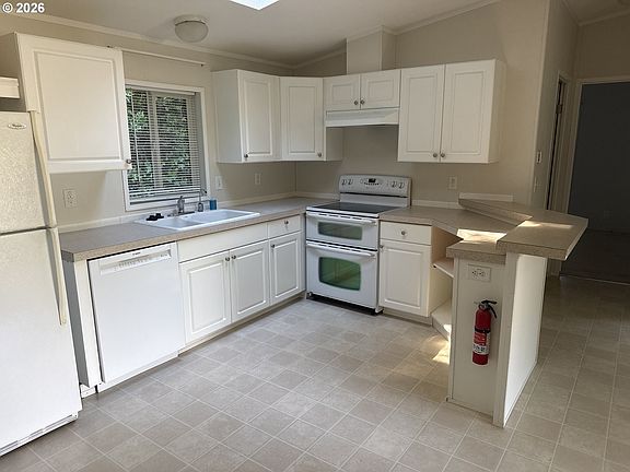 4th image of 665 Village Pines Dr
