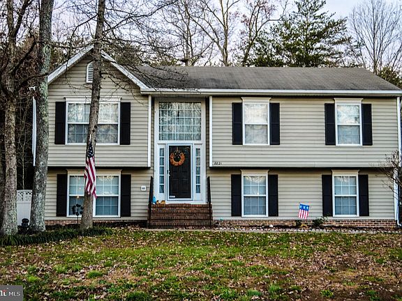 3rd image of 8821 Jenny Ln