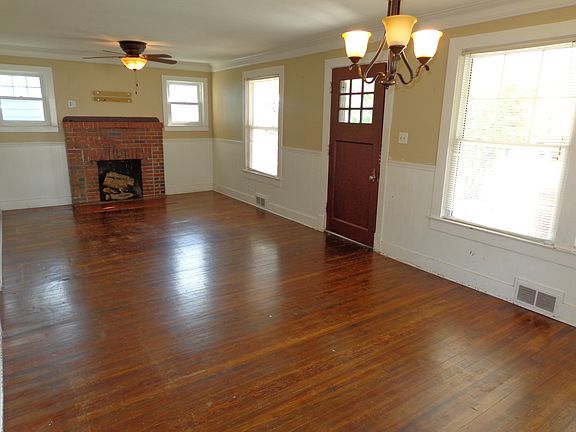 2nd image of 110 N Taylor St