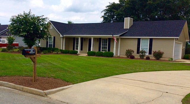 1st image of 3825 Robin Ln