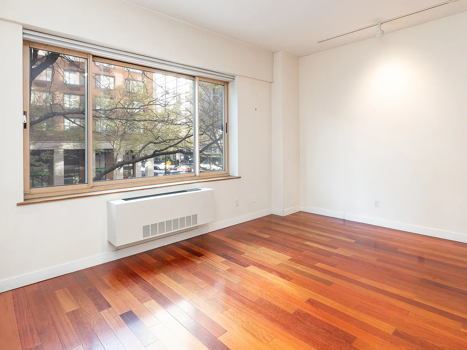 250 South End Avenue — Photo 3