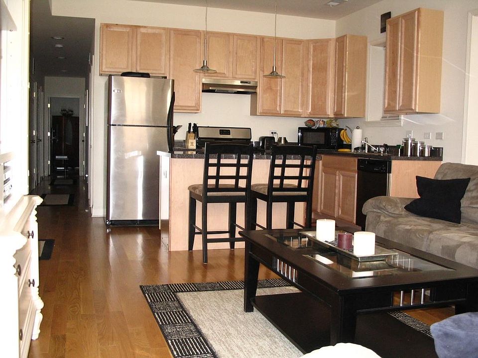 1st image of 3125 N Oakley Ave