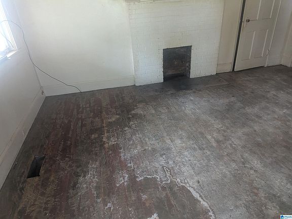5th image of 301 W Parkway