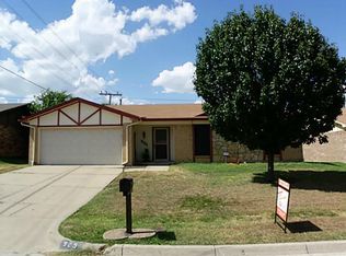 925 Highcrest Dr, Arlington, TX 76017