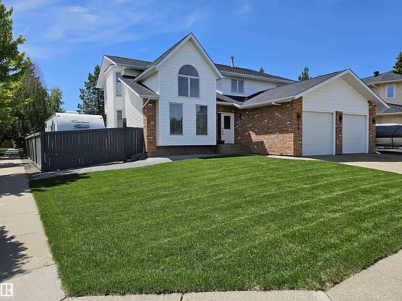 2nd image of 15 Paquette Pl