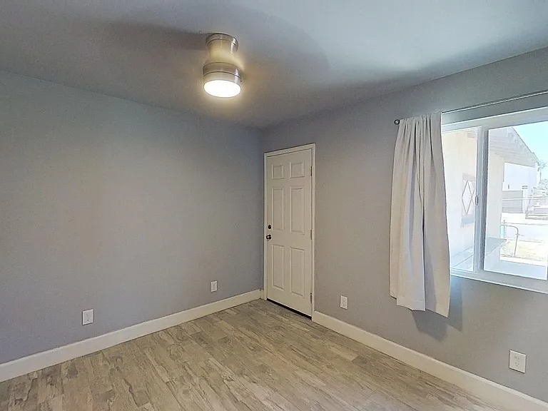 13922 Heidi St — Photo 11