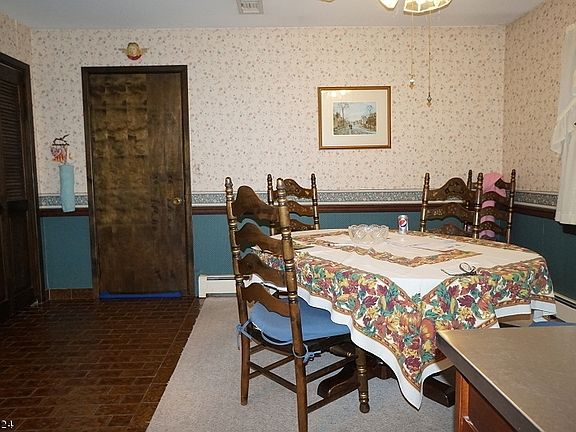 5th image of 12 Wildwood Ave