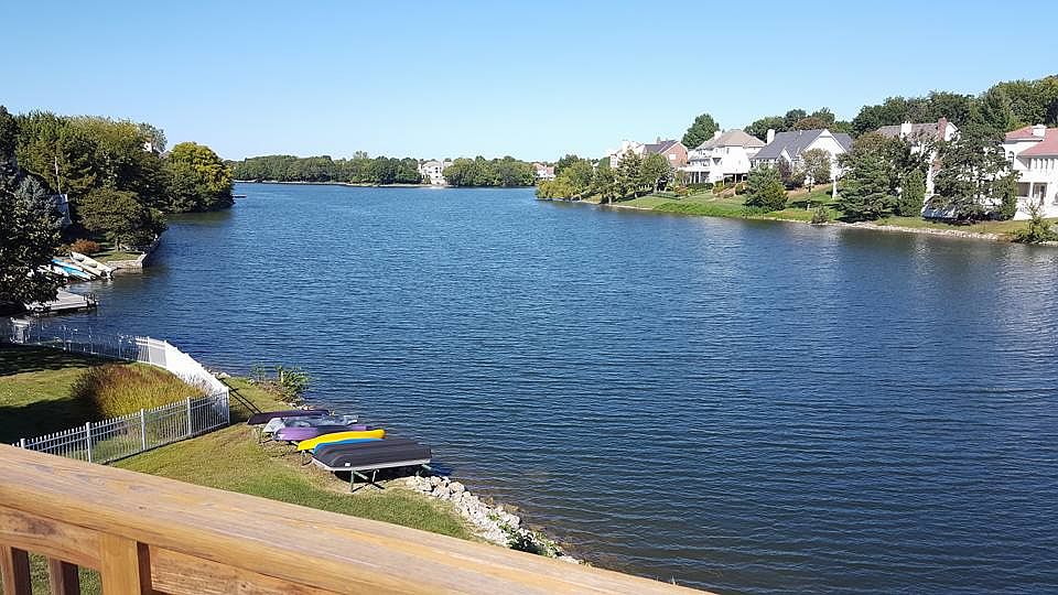 2nd image of 333 NE Sunderland Ct