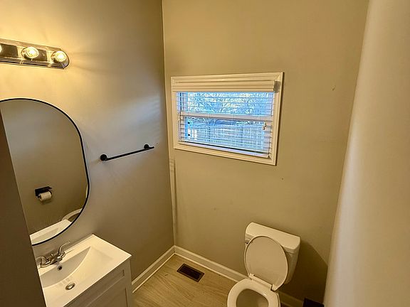 5th image of 18 Clemson St
