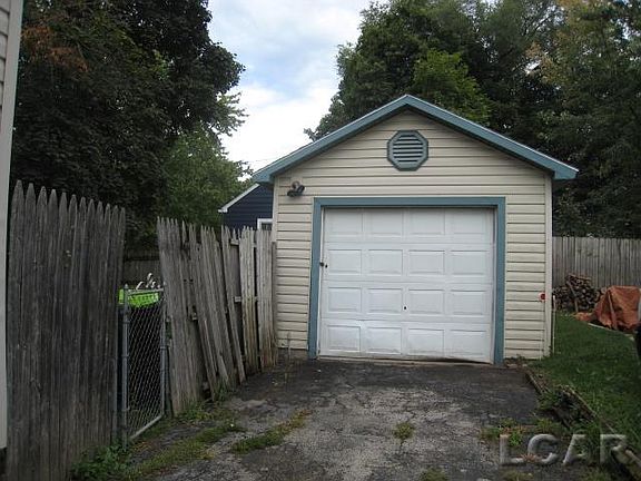 4th image of 524 Ormsby St