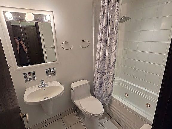 5th image of 311 Northwestern Ct #214