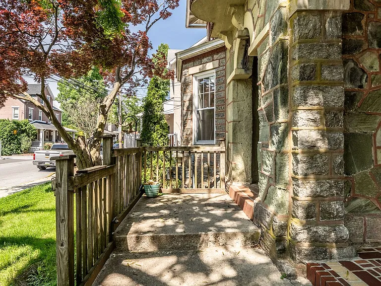 332 W Washington St — Photo 26