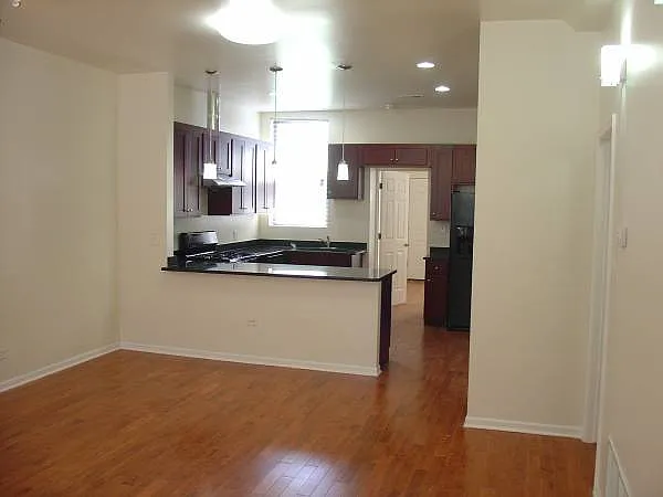 1 bed, 850 sqft, $1,250 — Photo 1
