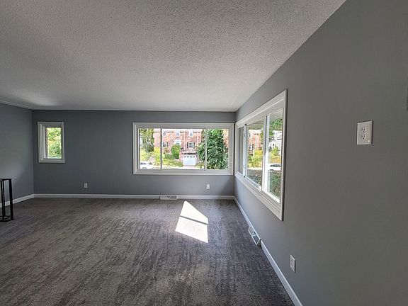 4th image of 2236 Lincoln St NE #1