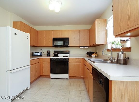 3rd image of 966 Sioux Dr