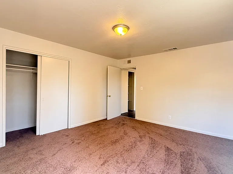 223 E Robinson Ave — Photo 23