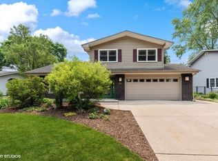 1905 E Kiowa Ln, Mount Prospect, IL