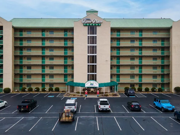 3215 N River Rd #503, Pigeon Forge, TN 37863
