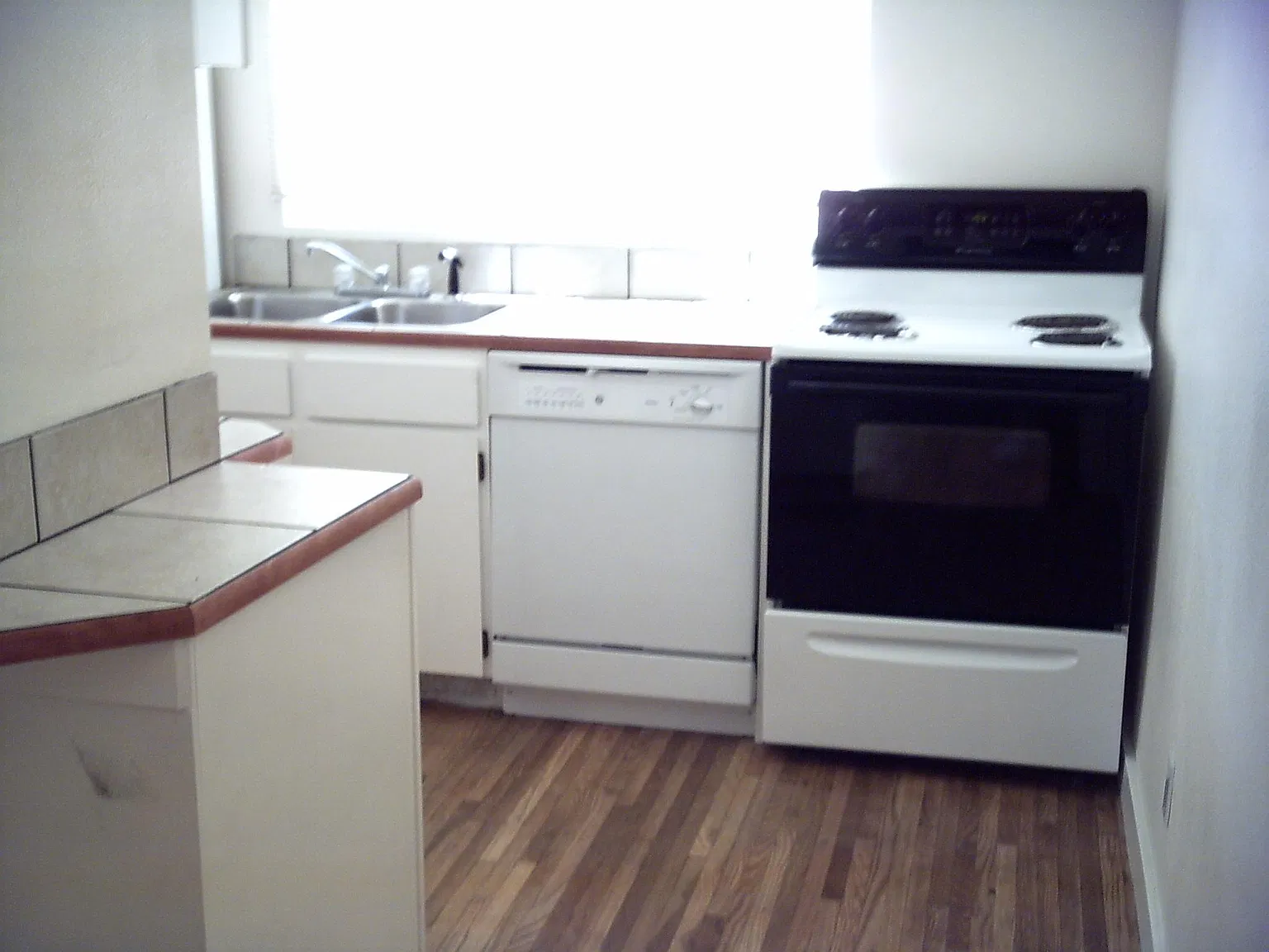 1214 W Hays St — Photo 2