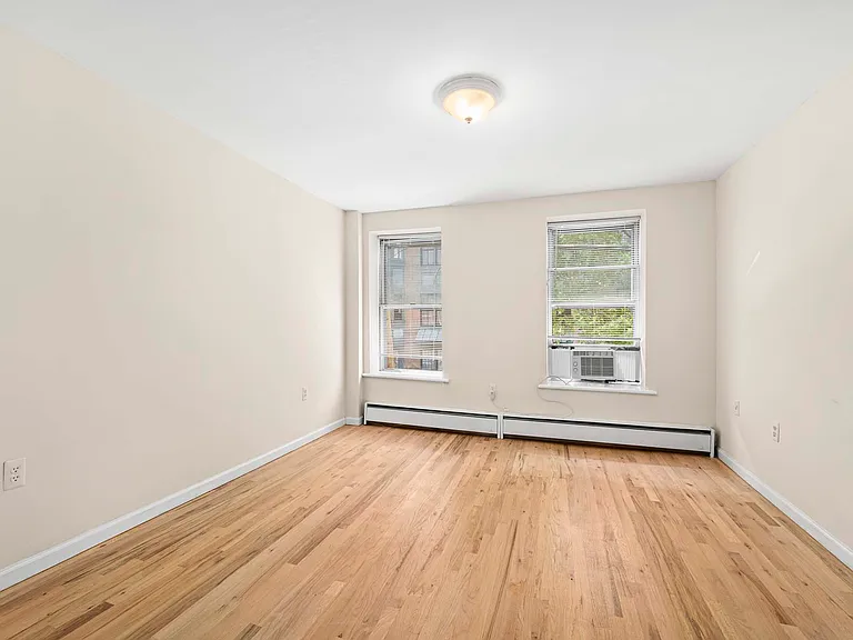 612 2nd St #4 — Photo 11