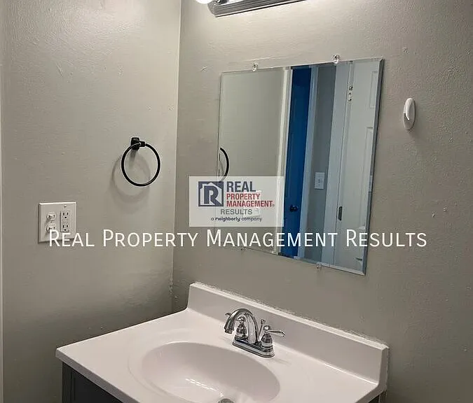 619 Village Ln #23 — Photo 7