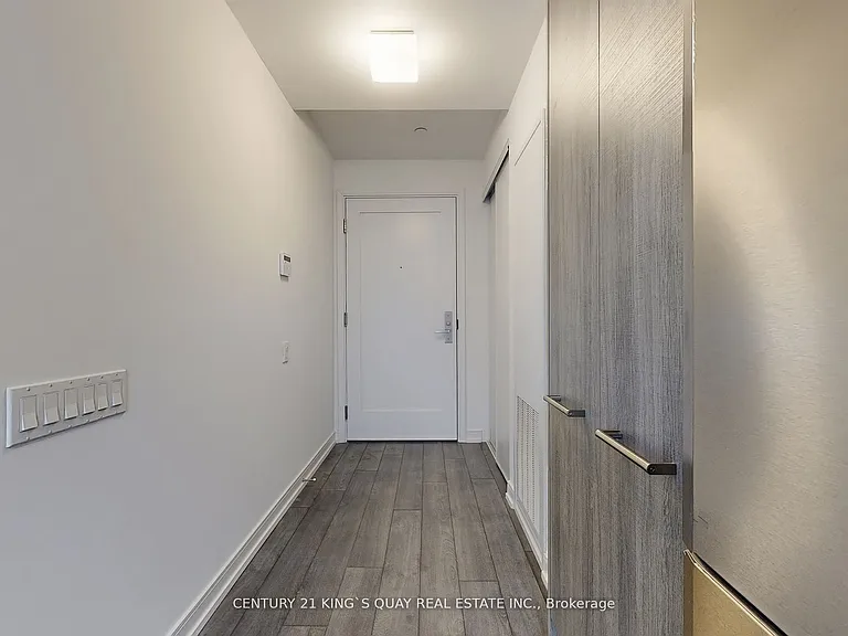 28 Wellesley St E #1501 — Photo 27