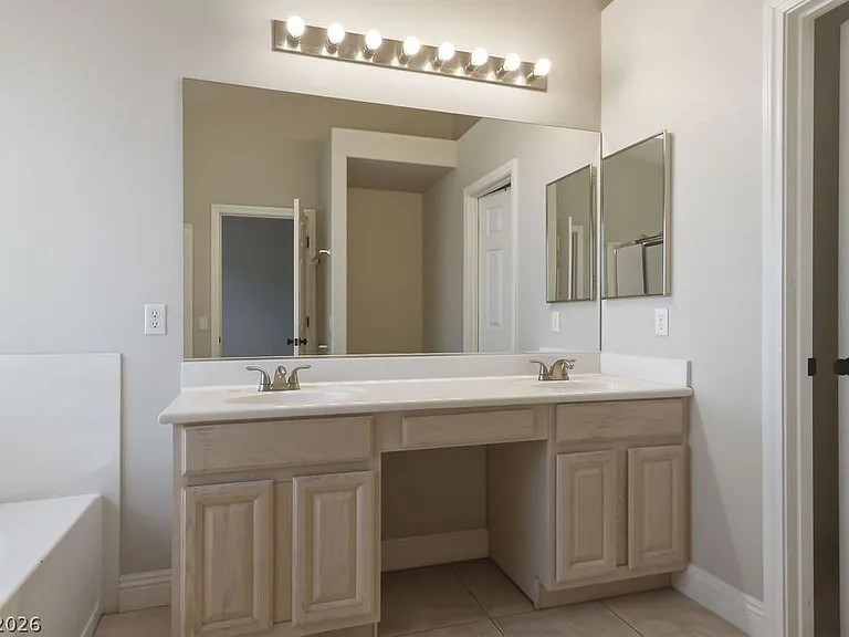 11209 Dell Cliffs Ct — Photo 21