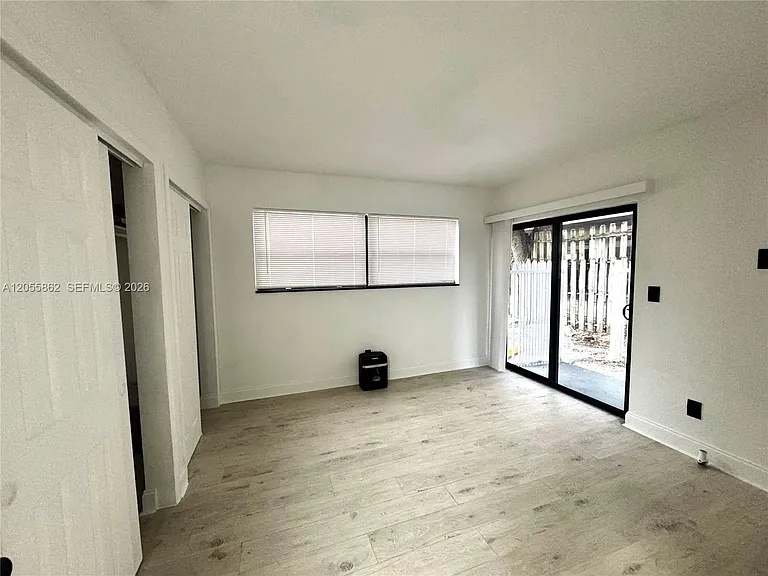 1525 NE 135th St #4 — Photo 5