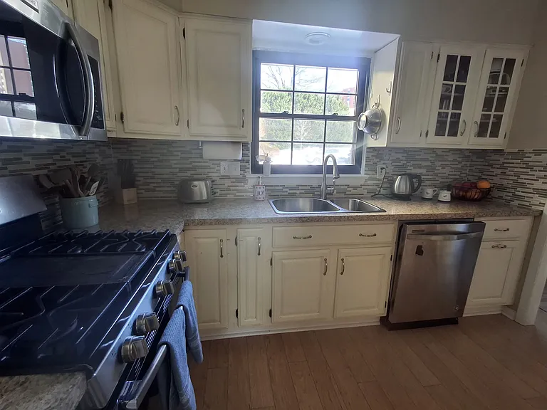 33 Bellows Ct — Photo 13