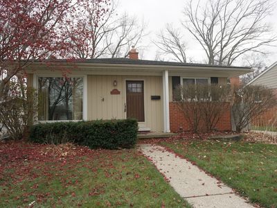 614 Fairway Dr, Royal Oak, MI, 48073